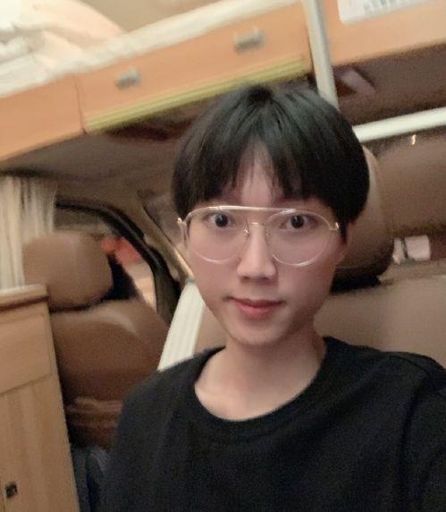 穿越 娱乐圈 直播,直播带你领略明星幕后生活