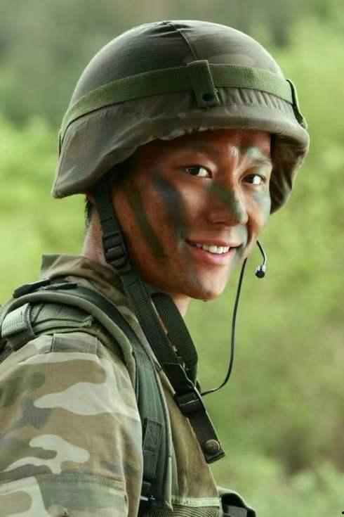 士兵突击演员表李晨,硬汉形象深入人心