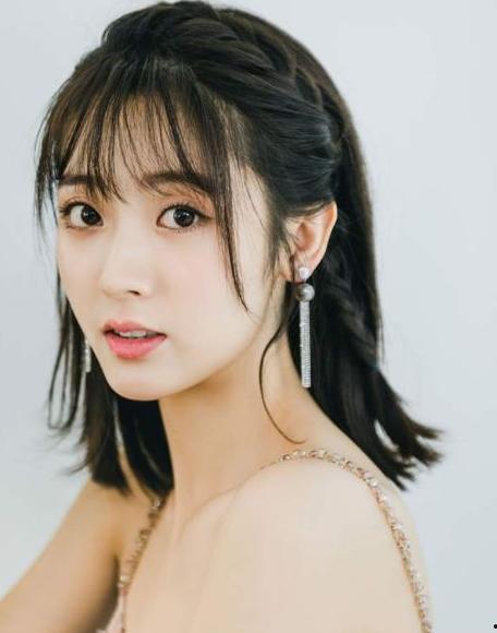 李宏毅和邢菲的照片,青春偶像的甜蜜邂逅